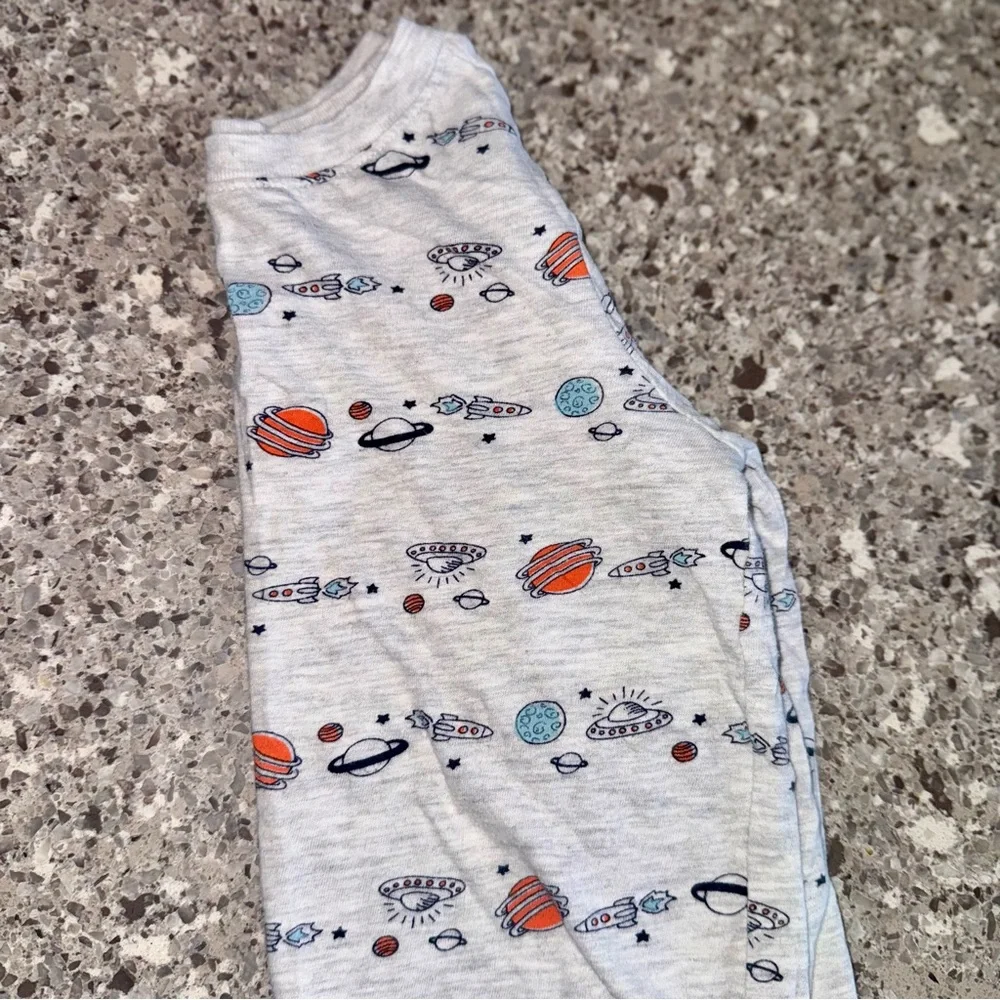 Old Navy l Space-Themed Kids Long Sleeve Shirt l Size: 3T